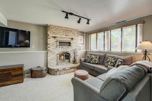 6676 Sandlewood Road, Woodbury, MN 55125