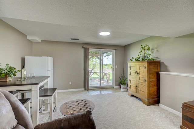 6676 Sandlewood Road, Woodbury, MN 55125