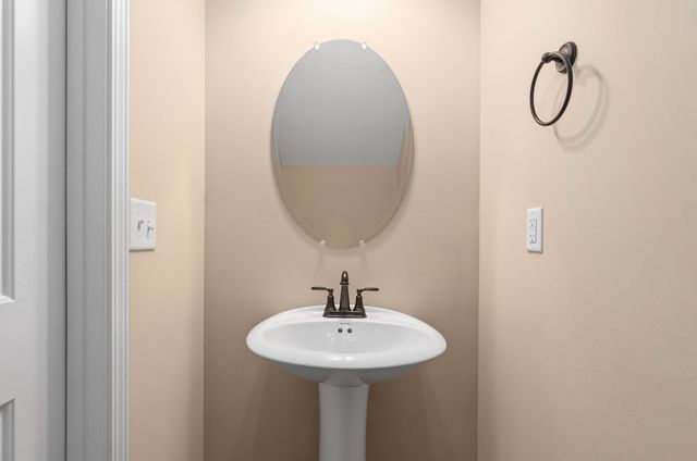 1110 Ash Ridge Dr Apt B4, Clarksville, TN 37042