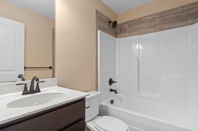 1110 Ash Ridge Dr Apt B4, Clarksville, TN 37042