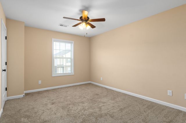 1110 Ash Ridge Dr Apt B4, Clarksville, TN 37042