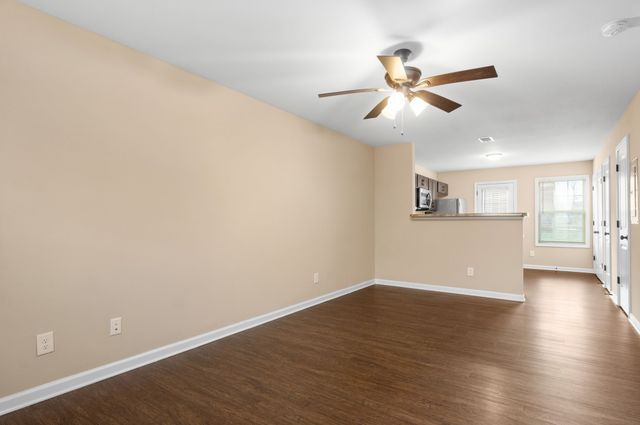 1110 Ash Ridge Dr Apt B4, Clarksville, TN 37042