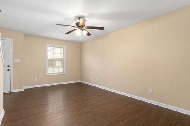 1110 Ash Ridge Dr Apt B4, Clarksville, TN 37042