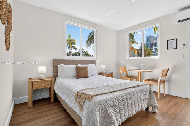325 Harding Street, Hollywood, FL 33019