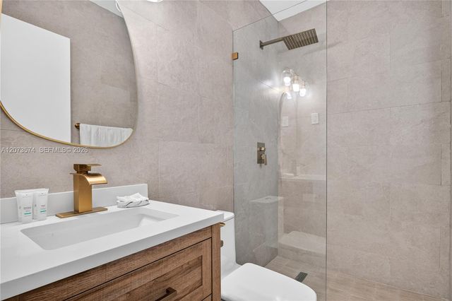 325 Harding Street, Hollywood, FL 33019