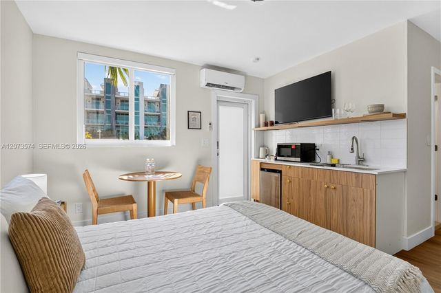 325 Harding Street, Hollywood, FL 33019