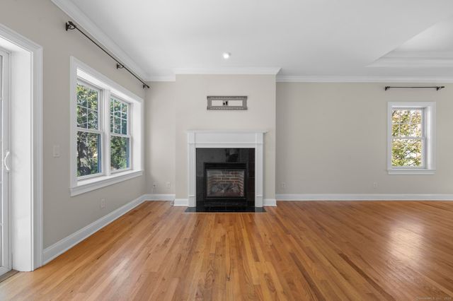 160 Glenbrook Road 4D, Stamford, CT 06902
