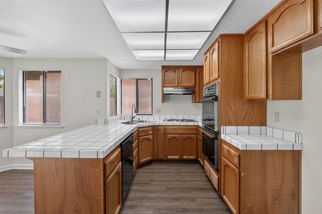 972 Shellwood Way, Sacramento, CA 95831