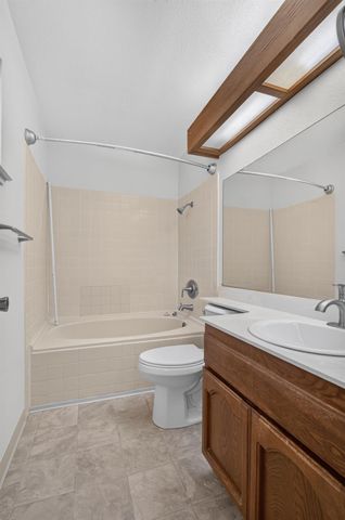 972 Shellwood Way, Sacramento, CA 95831