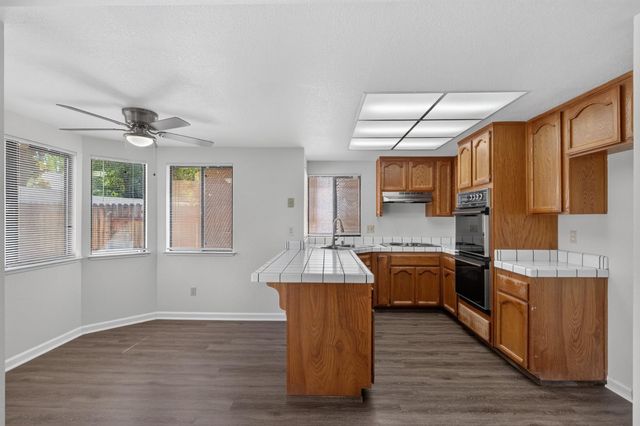 972 Shellwood Way, Sacramento, CA 95831