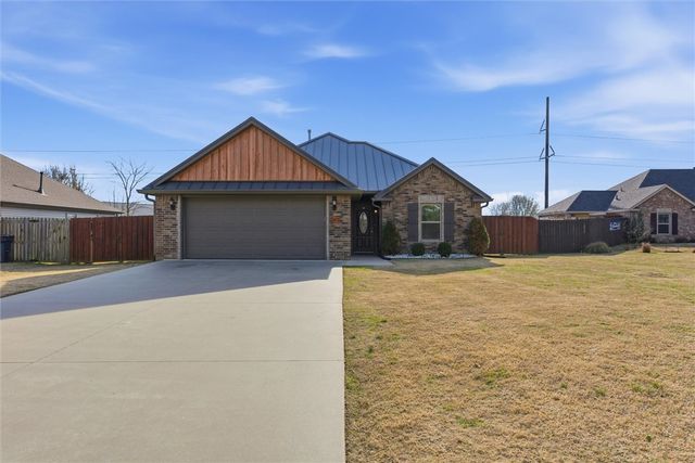 355 Lucian Lane, Springdale, AR 72762