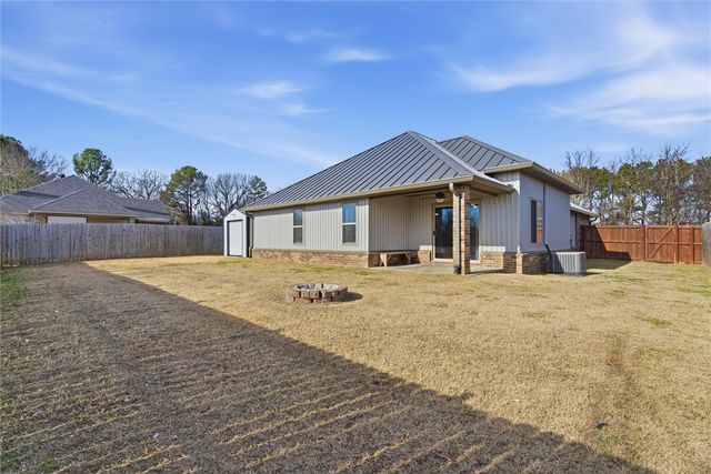 355 Lucian Lane, Springdale, AR 72762