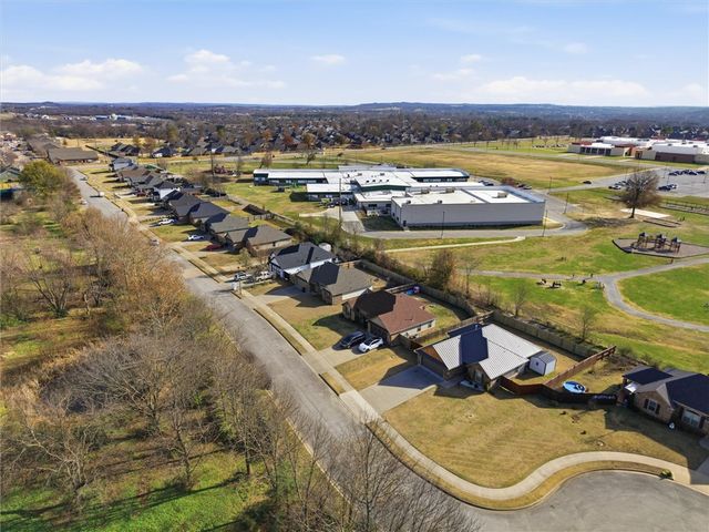 355 Lucian Lane, Springdale, AR 72762