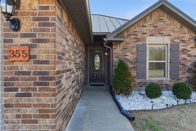 355 Lucian Lane, Springdale, AR 72762