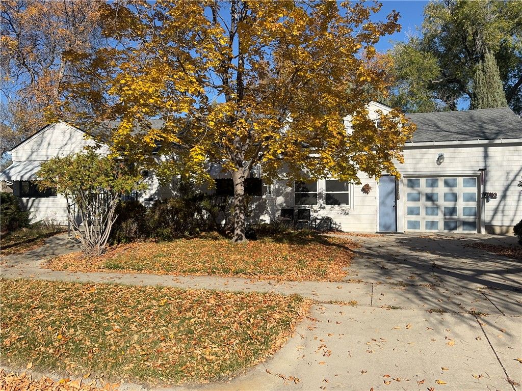 319 W 3rd Street, Laurel, MT 59044 photo 2