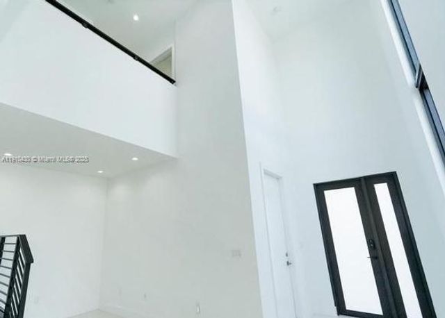 3024 SW 16th Ter 3024, Miami, FL 33145