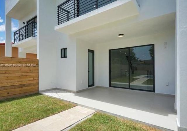 3024 SW 16th Ter 3024, Miami, FL 33145