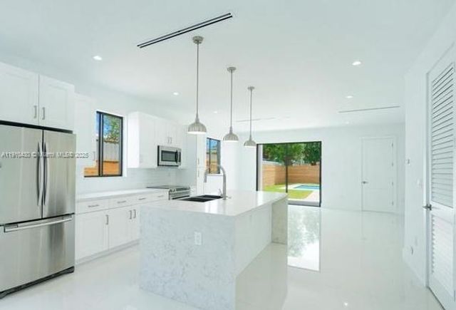 3024 SW 16th Ter 3024, Miami, FL 33145