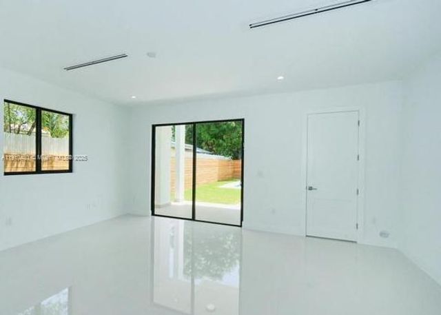 3024 SW 16th Ter 3024, Miami, FL 33145