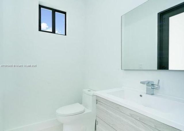 3024 SW 16th Ter 3024, Miami, FL 33145