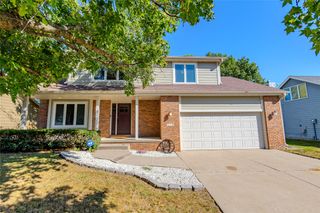 8119 Goodman Drive, Urbandale, IA 50322