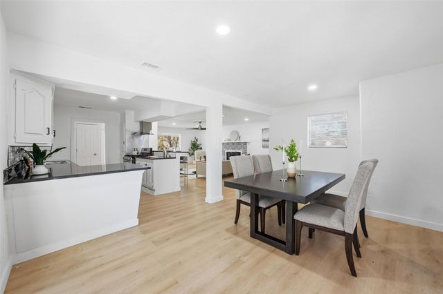 1711 Essex Avenue, Dallas, TX 75203