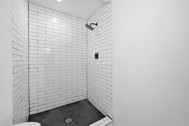 1711 Essex Avenue, Dallas, TX 75203