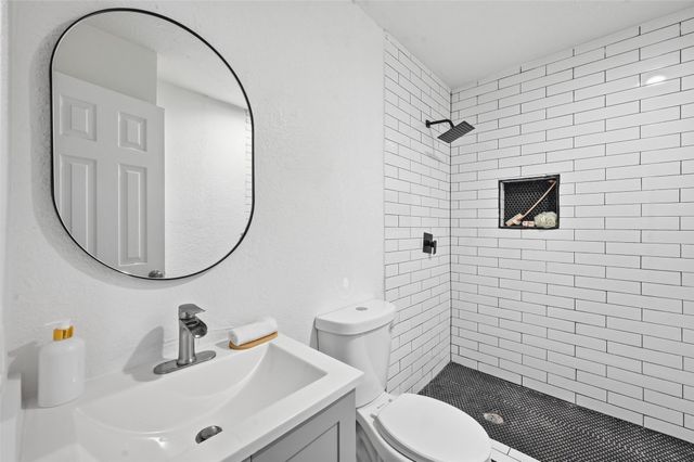 1711 Essex Avenue, Dallas, TX 75203