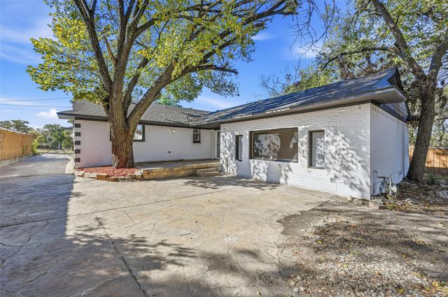 1711 Essex Avenue, Dallas, TX 75203