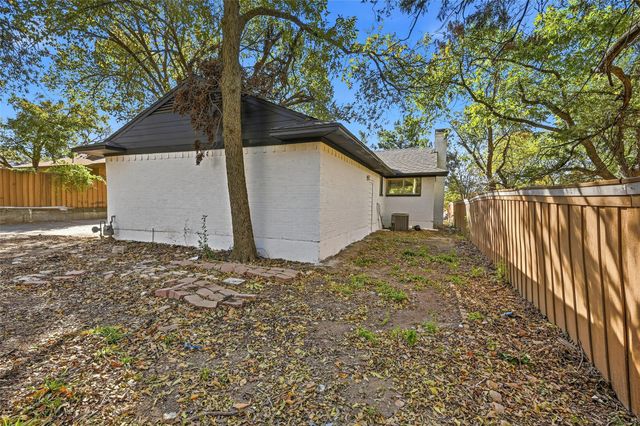 1711 Essex Avenue, Dallas, TX 75203