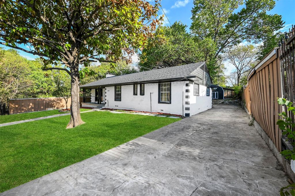 1711 Essex Avenue, Dallas, TX 75203