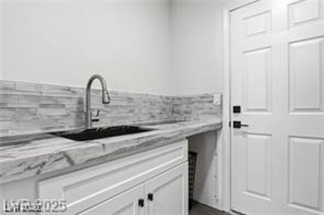 1887 Eagle Flight Lane, Henderson, NV 89012