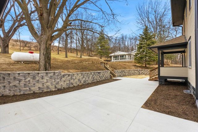 19378 MUDHOLLOW ROAD Road, Council Bluffs, IA 51503