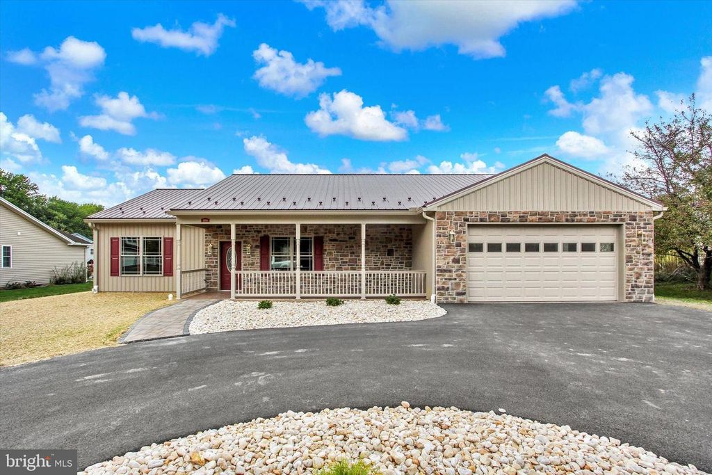 13189 SENECA DR, Waynesboro, PA 17268