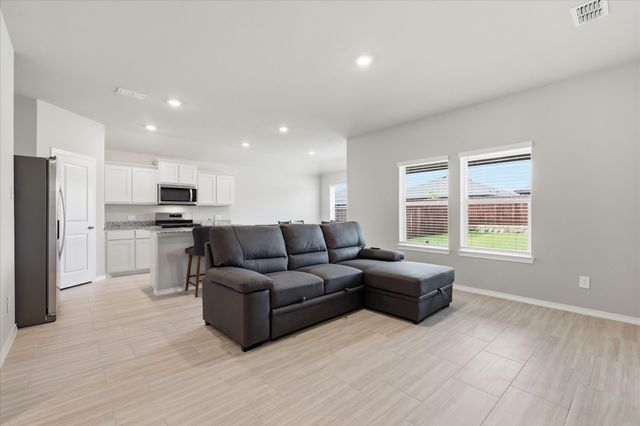 845 Round Robin Lane, Fort Worth, TX 76131
