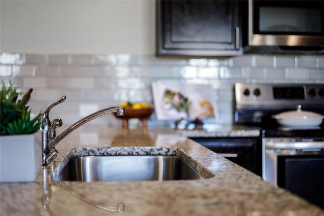 405 Galway Bay LN, Georgetown, TX 78626