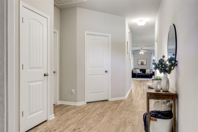 405 Galway Bay LN, Georgetown, TX 78626