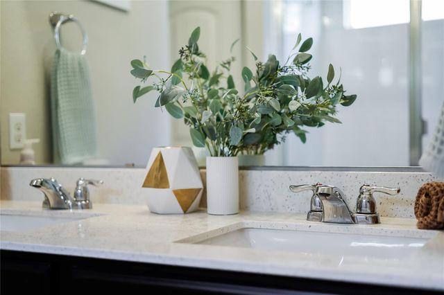 405 Galway Bay LN, Georgetown, TX 78626