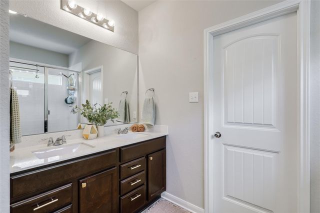 405 Galway Bay LN, Georgetown, TX 78626