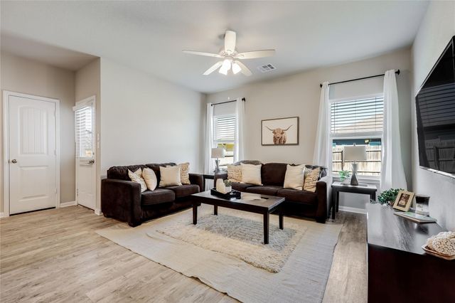 405 Galway Bay LN, Georgetown, TX 78626