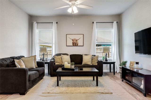 405 Galway Bay LN, Georgetown, TX 78626