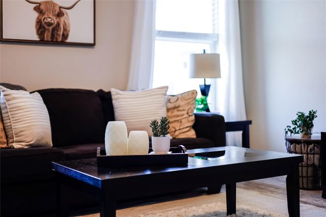 405 Galway Bay LN, Georgetown, TX 78626