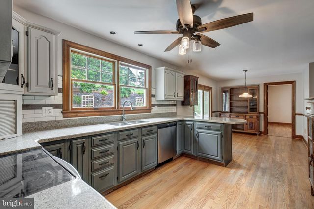15 RIDGE VIEW DR, Westminster, MD 21157
