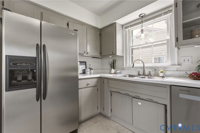 1318 Robindale Rd, North Chesterfield, VA 23235