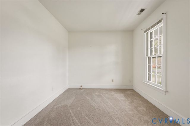 1318 Robindale Rd, North Chesterfield, VA 23235