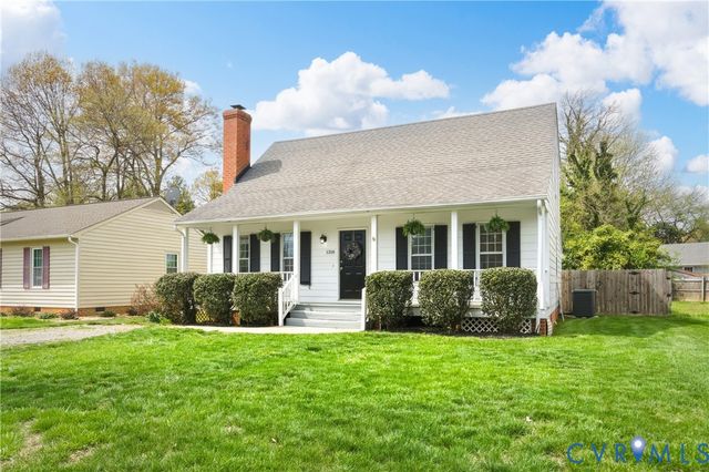 1318 Robindale Rd, North Chesterfield, VA 23235