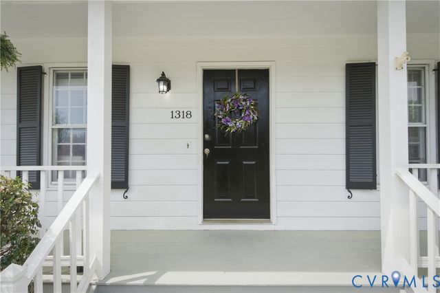 1318 Robindale Rd, North Chesterfield, VA 23235