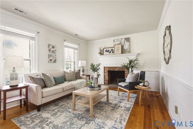 1318 Robindale Rd, North Chesterfield, VA 23235