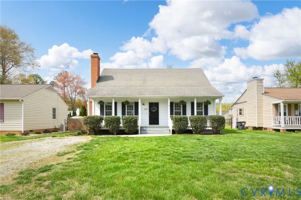 1318 Robindale Rd, North Chesterfield, VA 23235