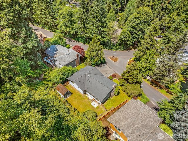 8830 Shell Place, Edmonds, WA 98026